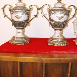 20th Century French Style Porcelain vase- Urn